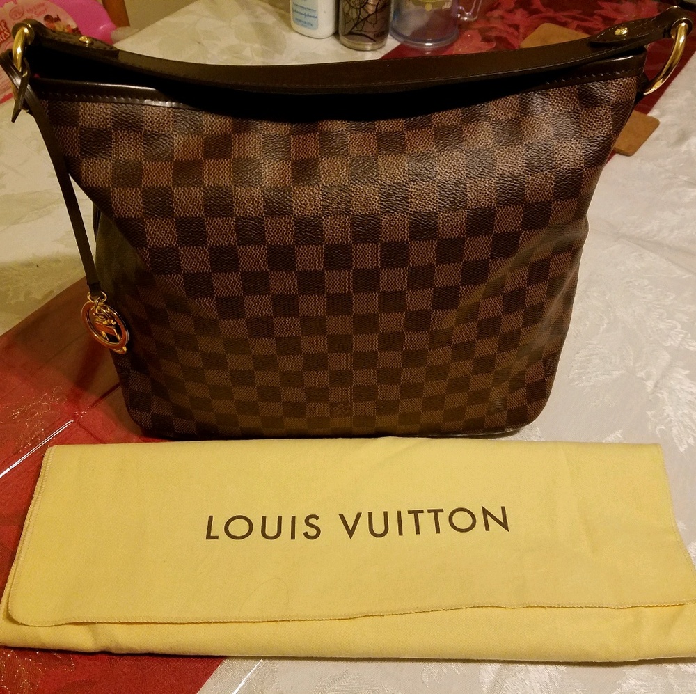 Meet your Posher, Lalaine